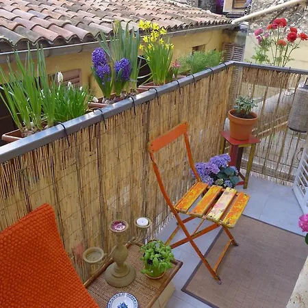 1 Bdr Architect Designed Zen And Cosy *